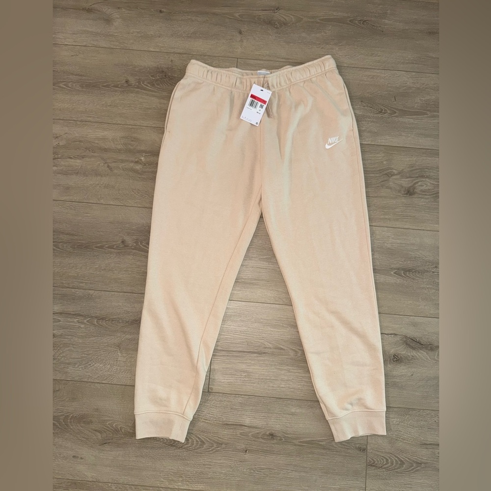 Nike women’s fleece sweatpants size large NWT DQ5191-126